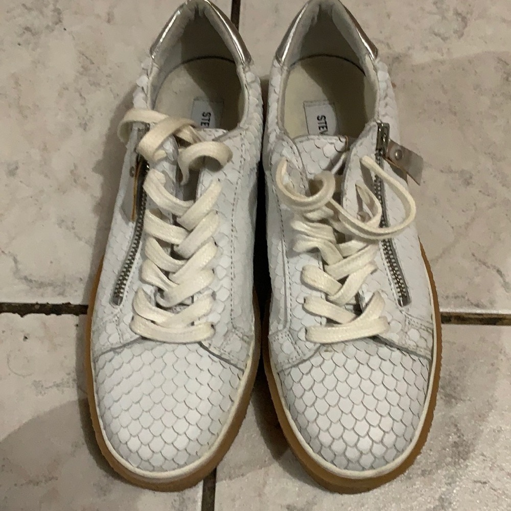 Women Steve Madden sneakers